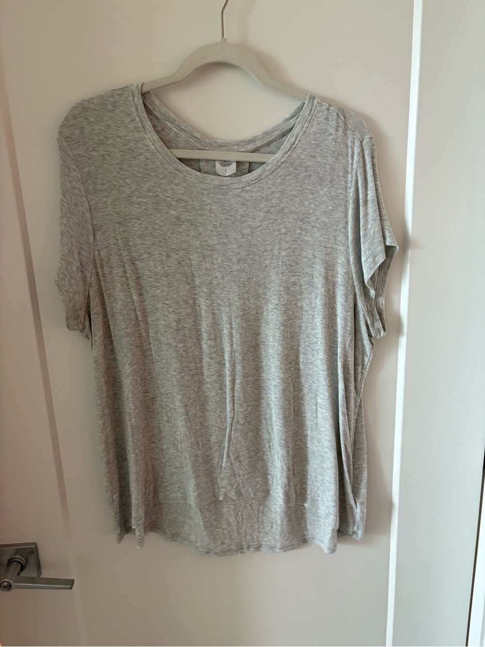 Athleta Heather Light Gray Short Sleeve Tee